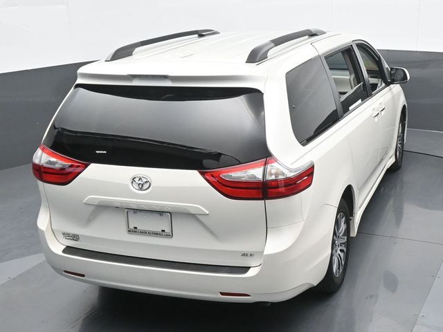 2020 Toyota Sienna XLE