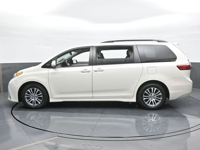 2020 Toyota Sienna XLE