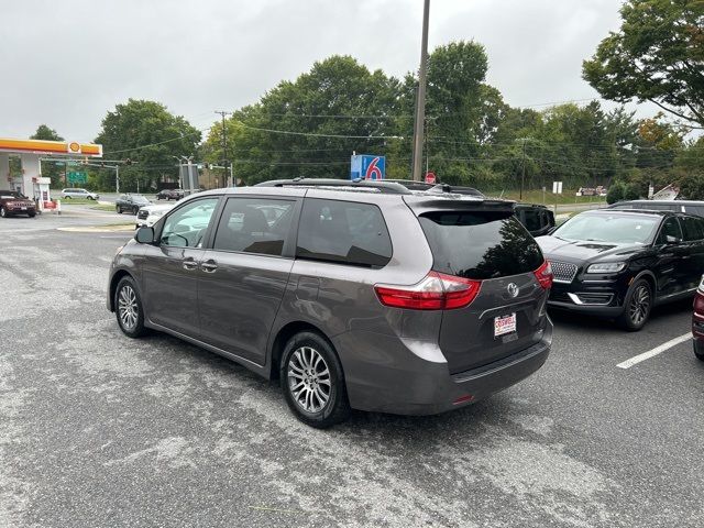 2020 Toyota Sienna XLE