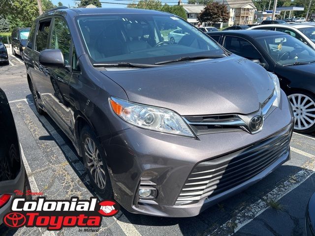 2020 Toyota Sienna XLE