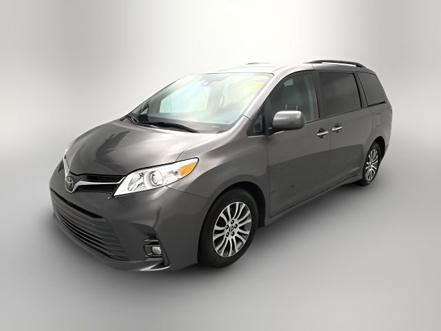 2020 Toyota Sienna XLE