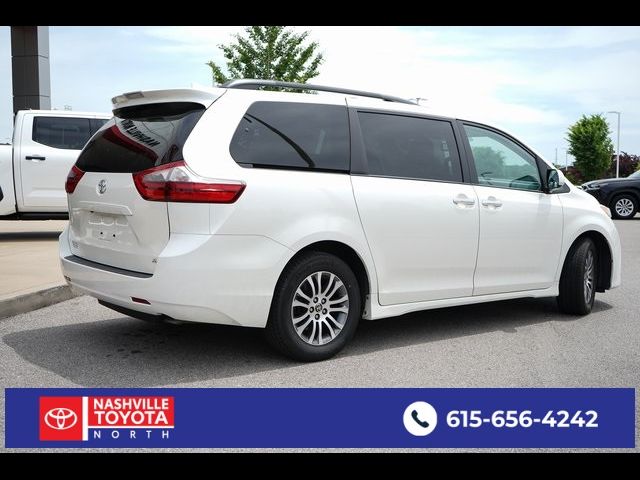 2020 Toyota Sienna XLE