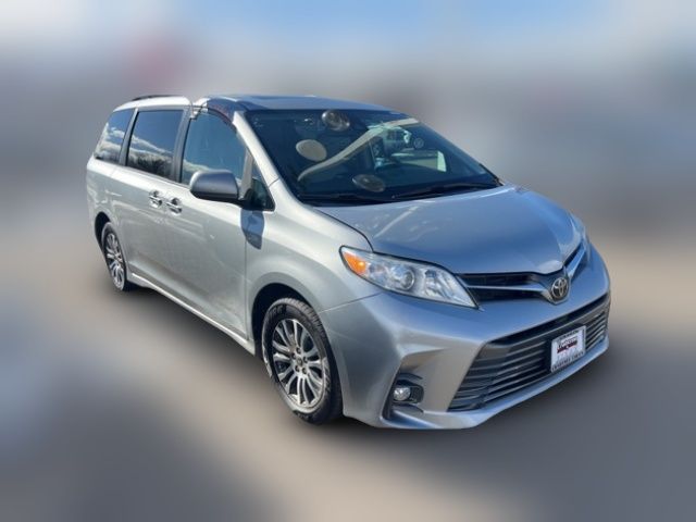 2020 Toyota Sienna XLE