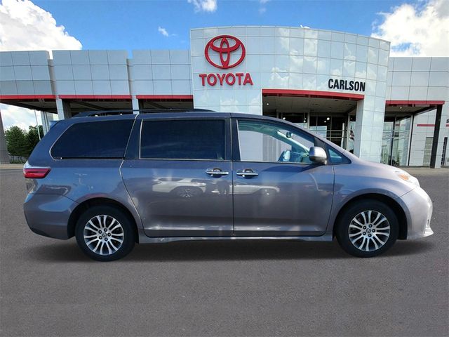 2020 Toyota Sienna XLE