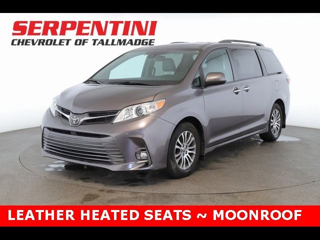 2020 Toyota Sienna XLE