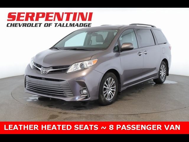 2020 Toyota Sienna XLE