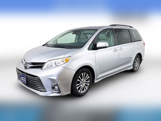 2020 Toyota Sienna XLE