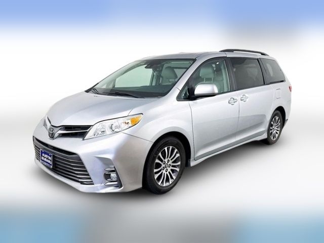 2020 Toyota Sienna XLE