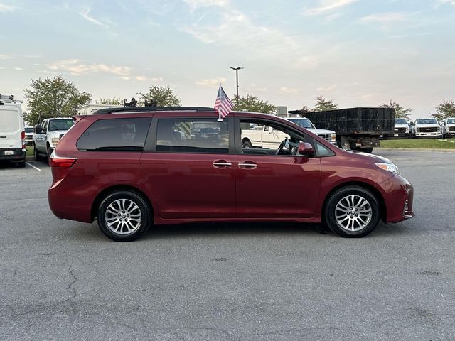 2020 Toyota Sienna XLE