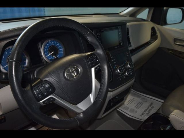 2020 Toyota Sienna XLE