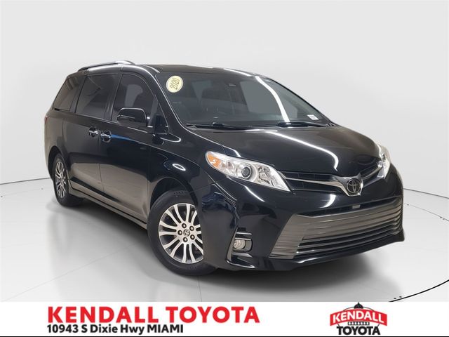 2020 Toyota Sienna XLE