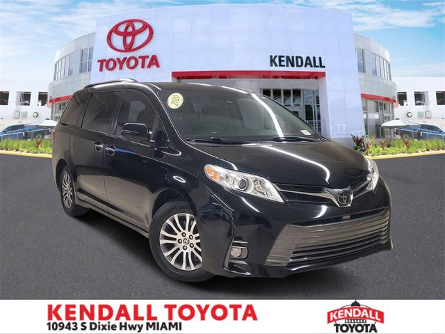 2020 Toyota Sienna XLE