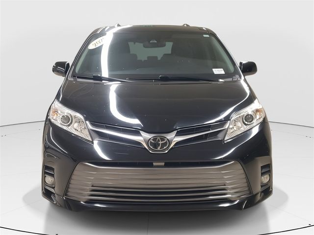 2020 Toyota Sienna XLE