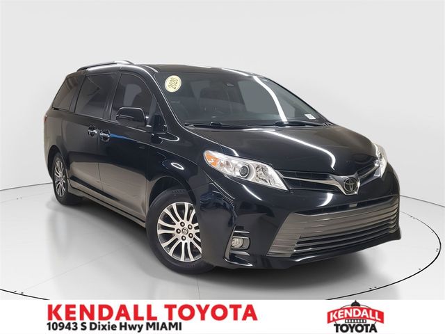 2020 Toyota Sienna XLE