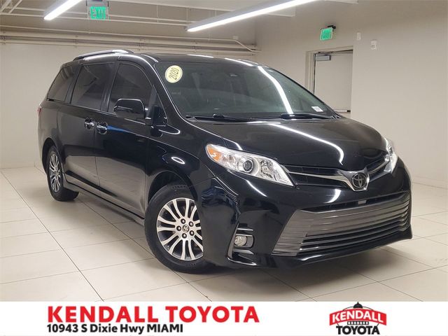 2020 Toyota Sienna XLE