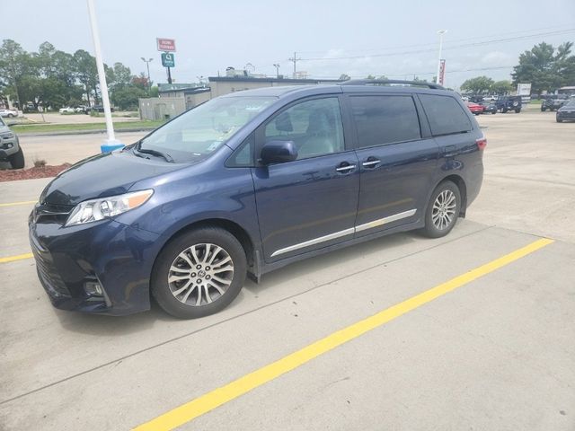 2020 Toyota Sienna XLE Premium