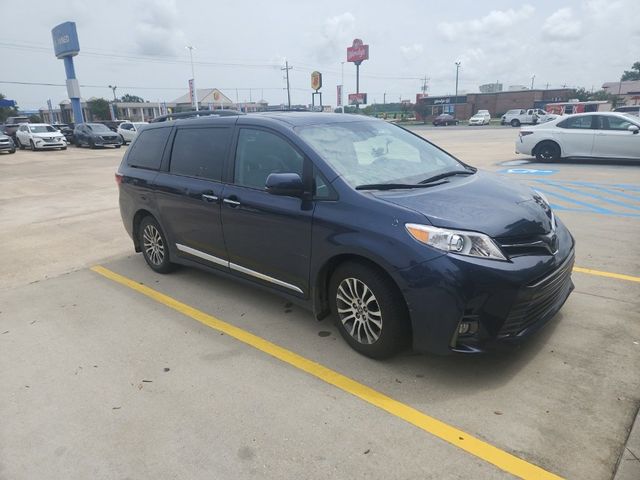 2020 Toyota Sienna XLE Premium