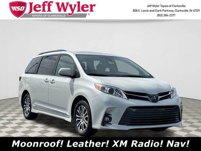 2020 Toyota Sienna XLE