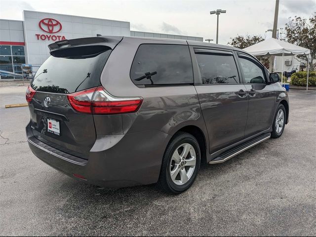 2020 Toyota Sienna L