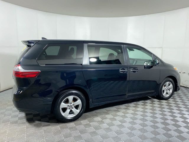 2020 Toyota Sienna L