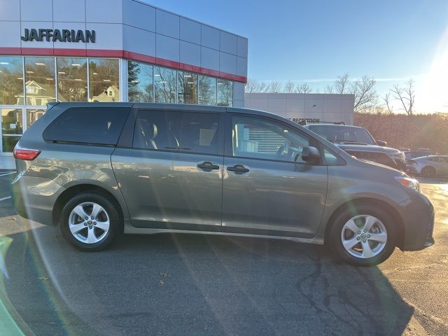 2020 Toyota Sienna L