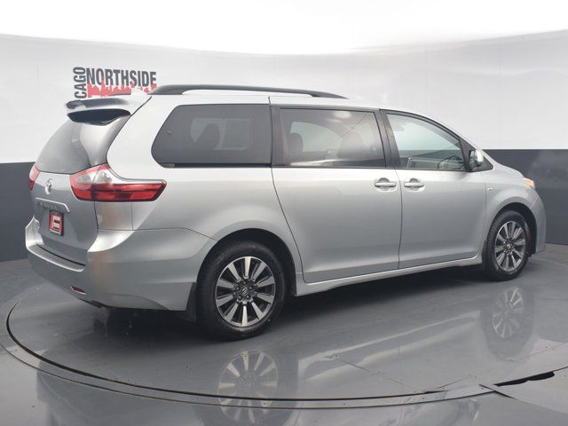 2020 Toyota Sienna LE