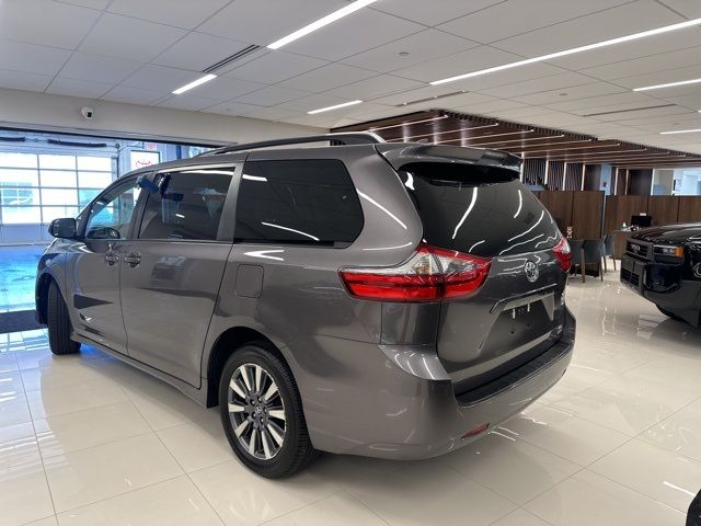 2020 Toyota Sienna LE