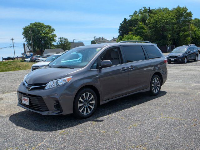 2020 Toyota Sienna LE