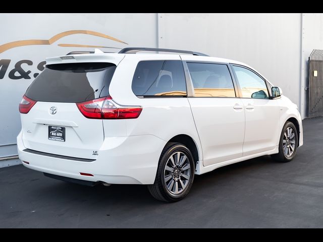 2020 Toyota Sienna LE