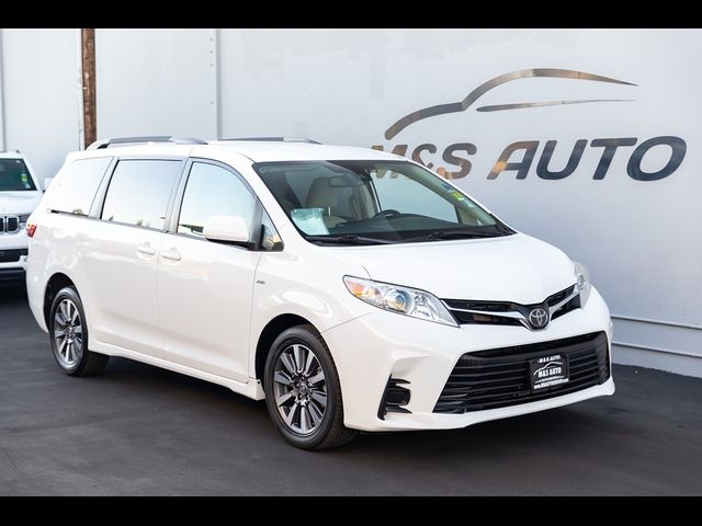 2020 Toyota Sienna LE