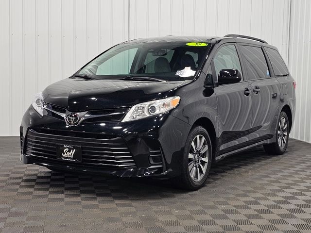 2020 Toyota Sienna LE