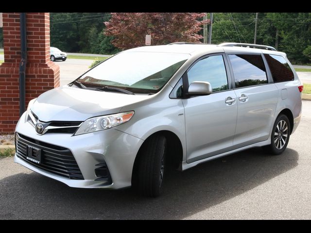 2020 Toyota Sienna LE