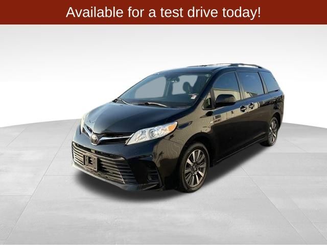 2020 Toyota Sienna LE