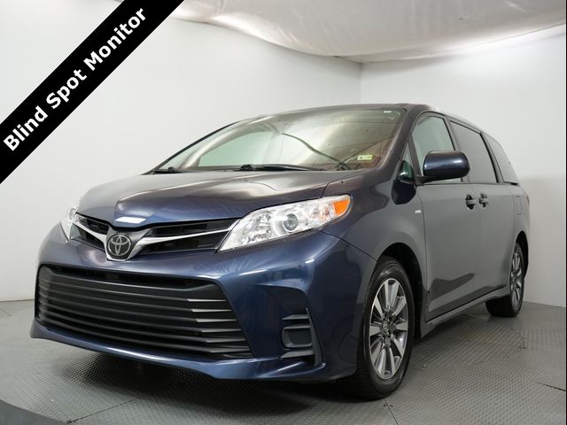 2020 Toyota Sienna LE