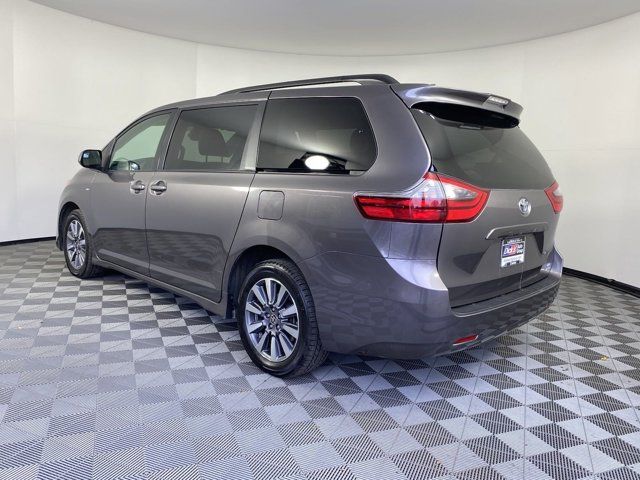 2020 Toyota Sienna LE