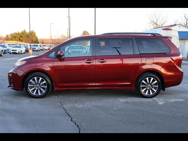 2020 Toyota Sienna LE