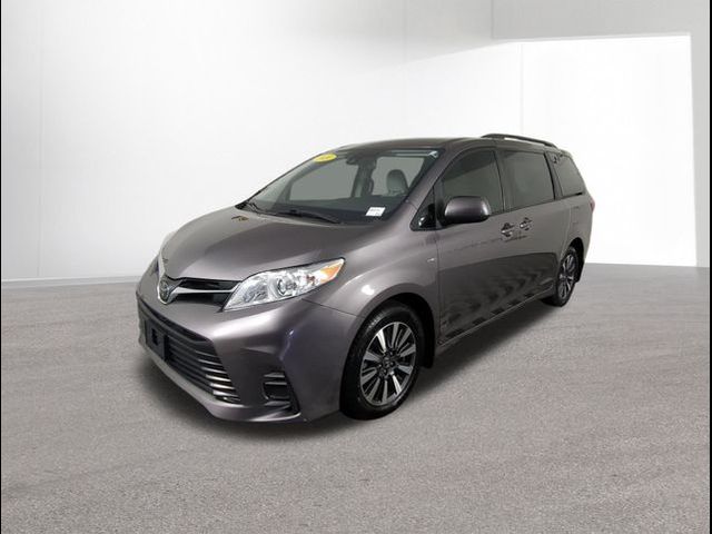 2020 Toyota Sienna LE