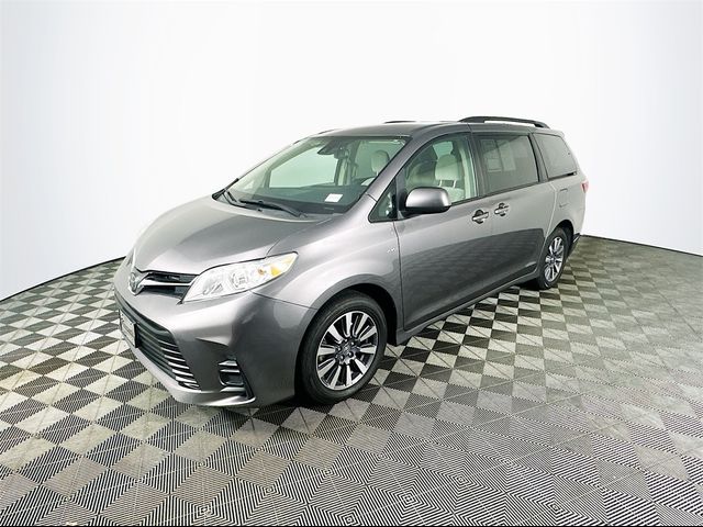 2020 Toyota Sienna LE