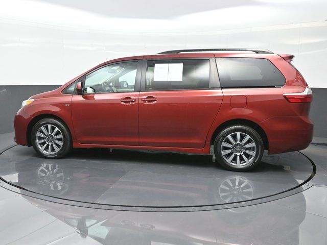 2020 Toyota Sienna LE