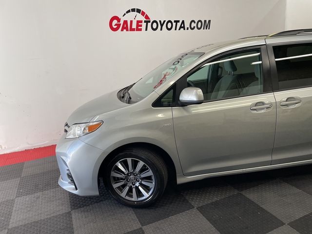 2020 Toyota Sienna LE