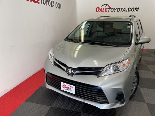 2020 Toyota Sienna LE