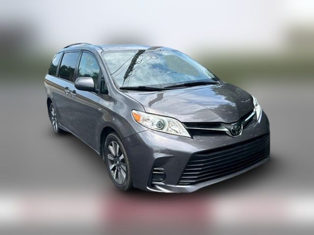 2020 Toyota Sienna LE