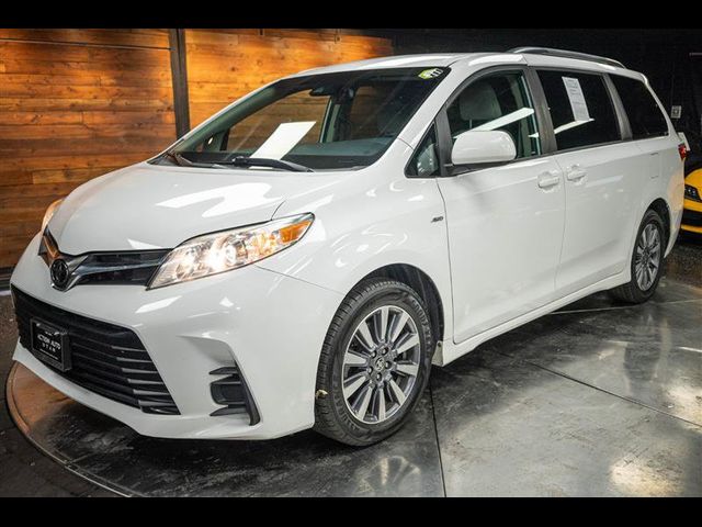 2020 Toyota Sienna LE