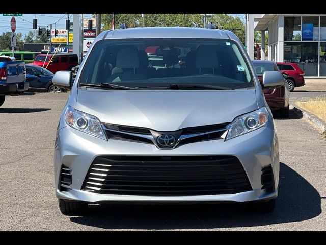 2020 Toyota Sienna LE