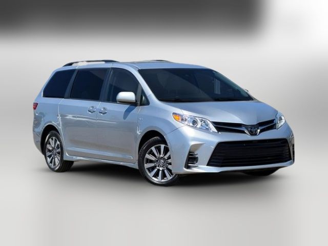 2020 Toyota Sienna LE