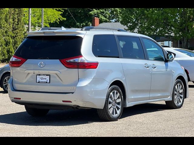 2020 Toyota Sienna LE