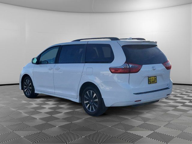 2020 Toyota Sienna LE