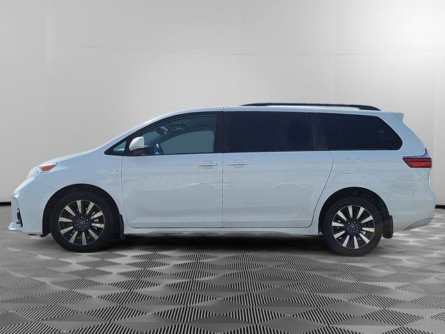 2020 Toyota Sienna LE