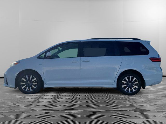 2020 Toyota Sienna LE