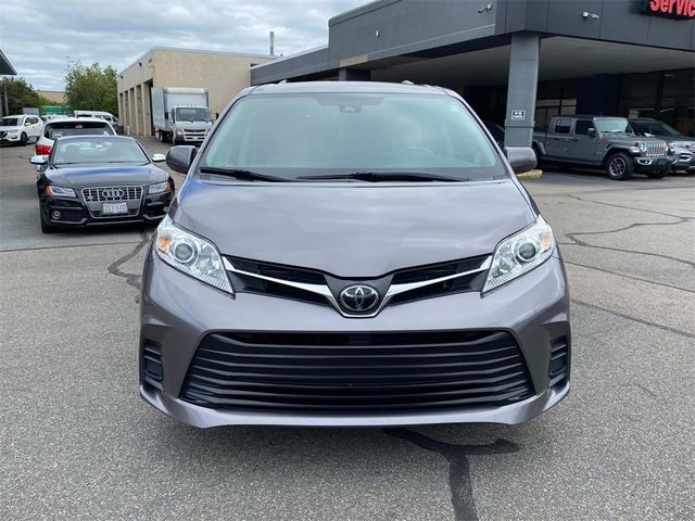 2020 Toyota Sienna LE